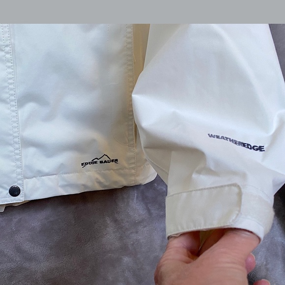 🎉NWOT EDDIE BAUER Rainfoil Packable Jacket, Size LG, Cream - Picture 11 of 12